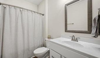 821 Fairway Rd, Ayden, NC 28513