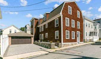 30 Brewer St 3, Newport, RI 02840