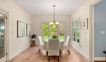 12 Amber Ln, Bedford, NH 03110