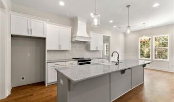 0010 HUNTERS HILL Ln, Auburn, AL 36830
