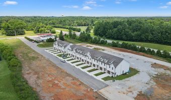 338 Legends Cir, Baxter, TN 38544