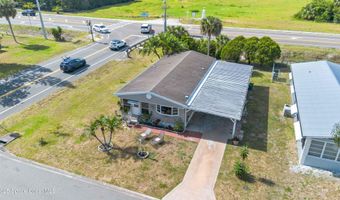 901 Laurel Cir, Barefoot Bay, FL 32976