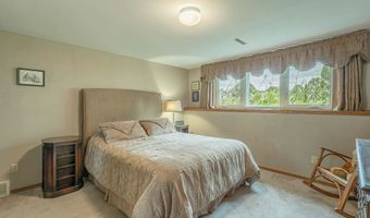 7549 W Village Crest Dr, Madison, WI 53719