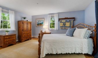28 Lincoln Dr, Acton, MA 01720