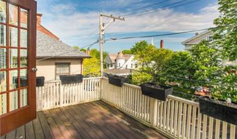 75 Pelham St D, Newport, RI 02840