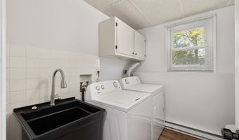 1264 Columbus Cir N, Ashland, OH 44805
