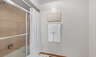 14 Hampton Ct, Algonquin, IL 60102
