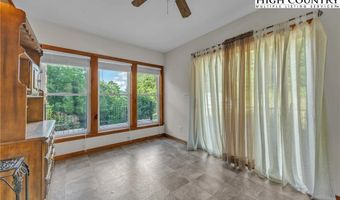 317 Dillard Dr, Jefferson, NC 28640