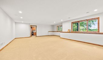 11668 E Laketowne Dr, Albertville, MN 55301