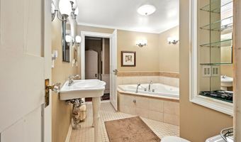 43 Green St, Augusta, ME 04330