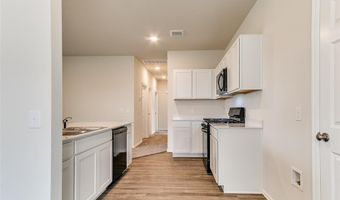 924 S Bear Ln, Mustang, OK 73064