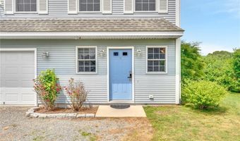 8 Green Acres Dr, Narragansett, RI 02882