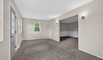 12 Winifred Dr, Albany, NY 12205