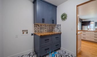 5102 Vista Way, Casper, WY 82601