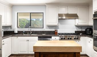 875 White Cottage Rd N, Angwin, CA 94508