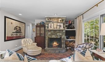 322 Indian Ave, Middletown, RI 02842