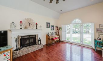 1121 COLONIAL Dr, Alabaster, AL 35007