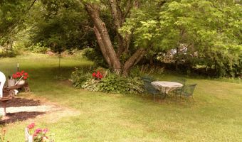 4 Brackett Hill Rd, Alfred, ME 04002