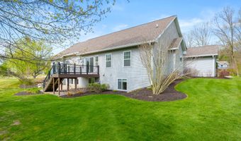 5730 Summerset Woods Dr, Alto, MI 49302