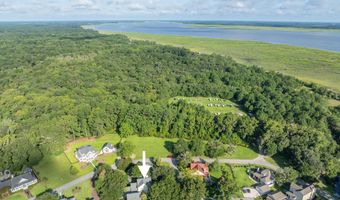 4 Waterbird Dr, Beaufort, SC 29907