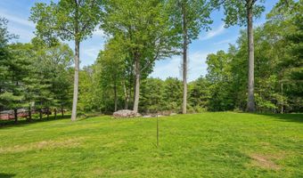 2 Logans Way, Danbury, CT 06811
