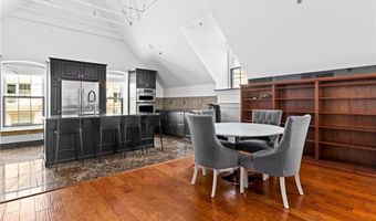 1000 Chapel View Blvd 313, Cranston, RI 02920