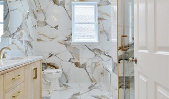 92 W 6TH St, Bayonne, NJ 07002