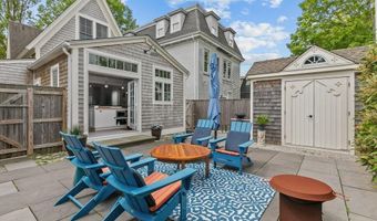 50 Lee Ave, Newport, RI 02840