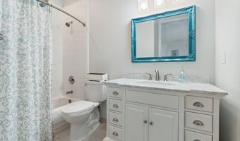 201 Orange Tree Dr, Atlantis, FL 33462