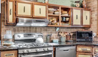 19 W Illinois Ave, Absecon, NJ 08201
