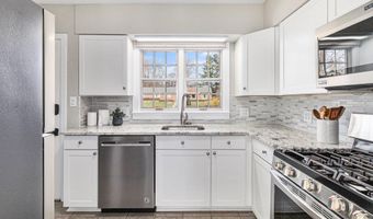2690 Overridge Dr, Ann Arbor, MI 48104