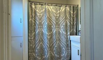 481 Oliphant Ln, Middletown, RI 02842