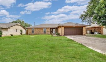 2108 Galaxy Dr, Altus, OK 73521