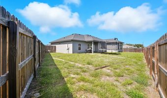 707 Starboard Ct, Aransas Pass, TX 78336