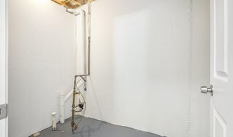 1366 N Bay Dr, Ann Arbor, MI 48103