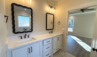 2302 Thomas St, Adel, GA 31620