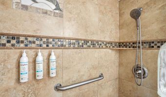 1310 ULUNIU Rd 202, Kihei, HI 96753
