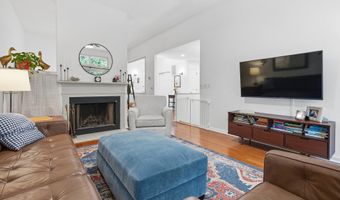 2 Brittania Dr 2, Danbury, CT 06811