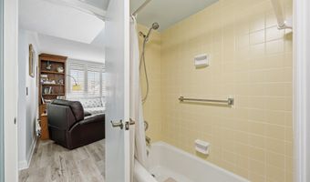 1820 SEVILLA Blvd 104, Atlantic Beach, FL 32233