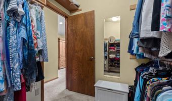 2623 W SUNNYVIEW Cir, Appleton, WI 54914