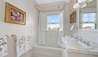 3746 Pukalani Pl, Honolulu, HI 96816