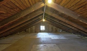 6 Levitt Ave, Bergenfield, NJ 07621