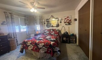202 N Division St, Cowley, WY 82420