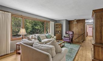 109 Cimarron Ct, Apple Valley, MN 55124