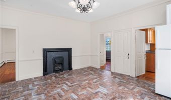 14 Elm St, Newport, RI 02840