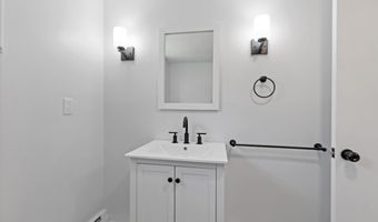 472 Dunn Rd, Belgrade, ME 04917