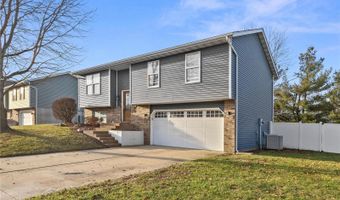 2324 Westchester Dr, Maryville, IL 62062
