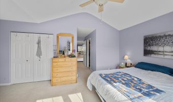 2935 Talaga Dr, Algonquin, IL 60102