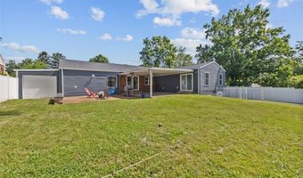9850 Coventry Ln, Affton, MO 63123