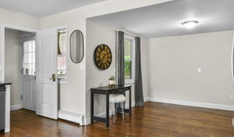 198 Macon Dr, Bridgeport, CT 06606